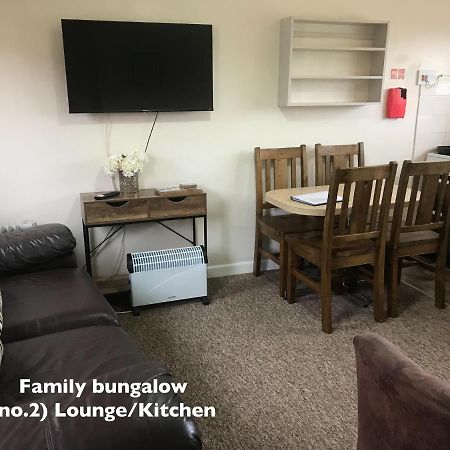 Court Farm Holiday Bungalows Ltd Уотчет Экстерьер фото
