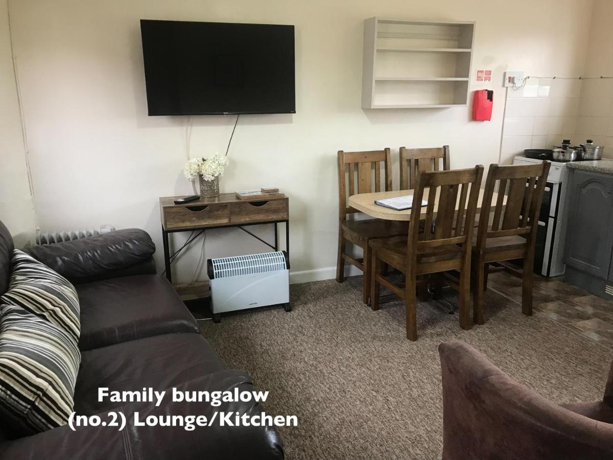 Court Farm Holiday Bungalows Ltd Уотчет Экстерьер фото